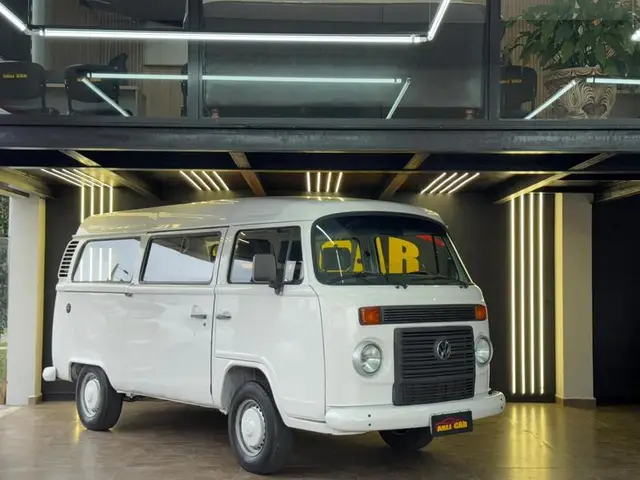 Carro Volkswagen Kombi 2014 Lotação 1.4 (Flex)