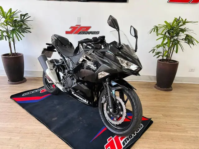 Moto Kawasaki Ninja 2020 400