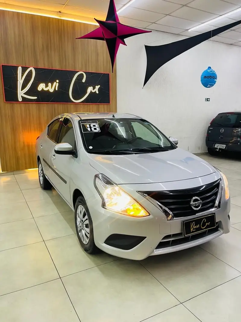 Nissan Versa 1.6 16V SV (Flex)