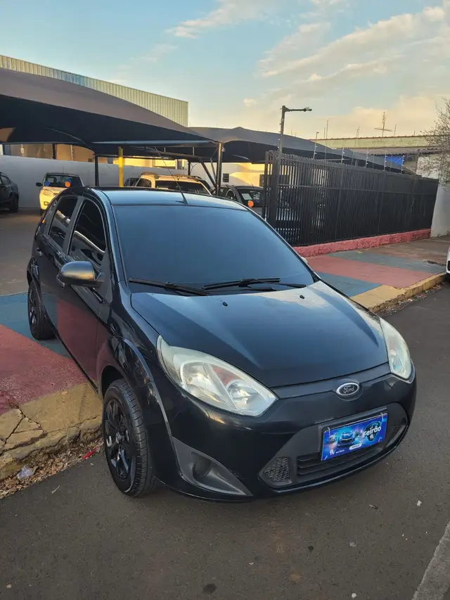 Carro Ford Fiesta Hatch 2011 1.0 (Flex)