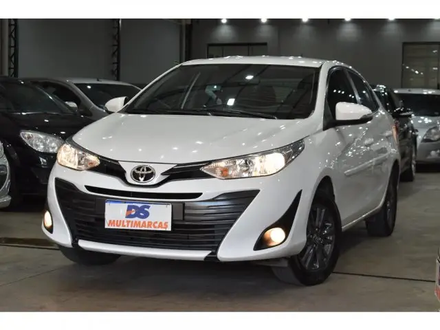 Toyota Yaris Sedan 1.5 XS Connect CVT (Flex)