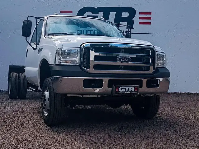 Caminhão Ford F 4000 2015 4x4