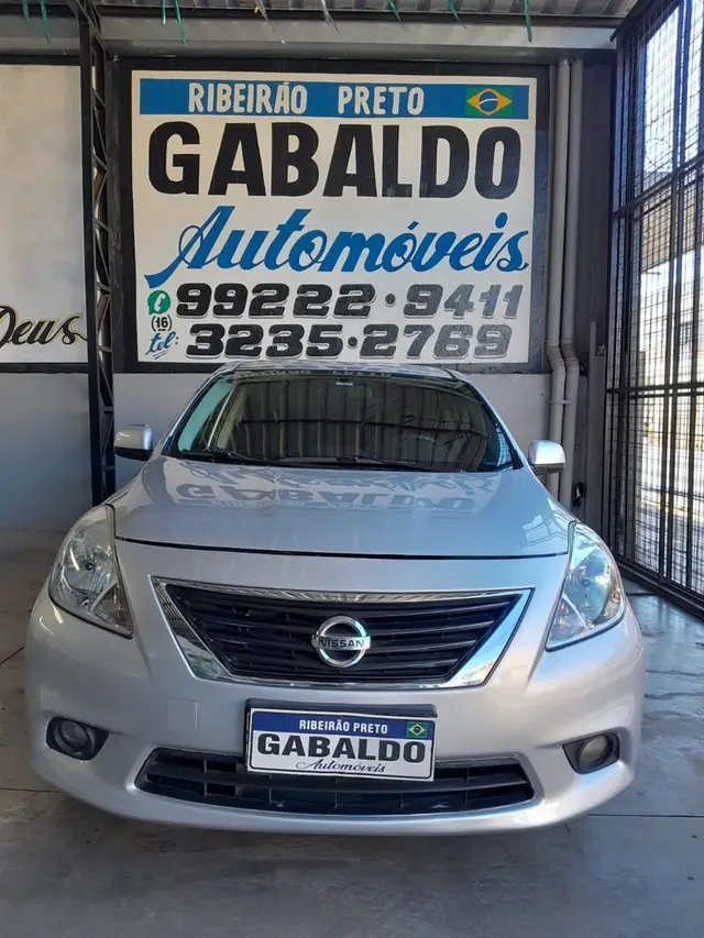 Carro Nissan Versa 2013 1.6 16V SL (Flex)