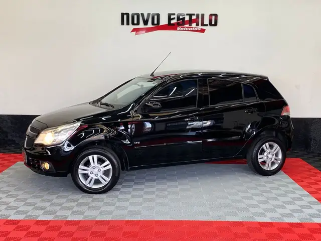 Carro Chevrolet Agile 2011 LTZ 1.4 8V (Flex)