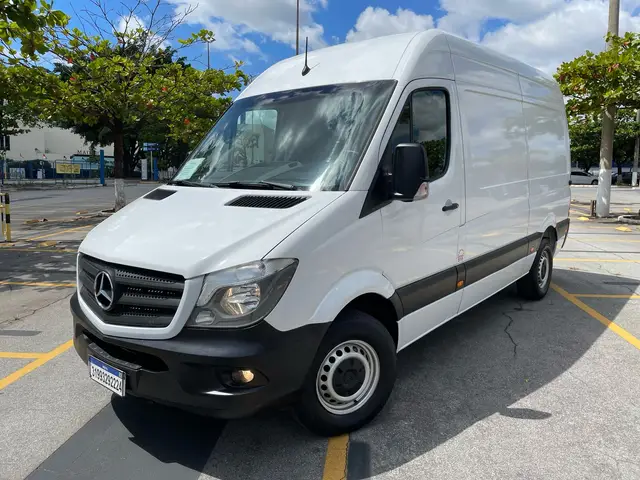 Carro Mercedes-Benz Sprinter 2019 Furgão 415 CDI Teto Alto 10,5m