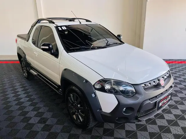 Carro Fiat Strada 2018 Adventure 1.8 16V (Flex) (Cabine Estendida)