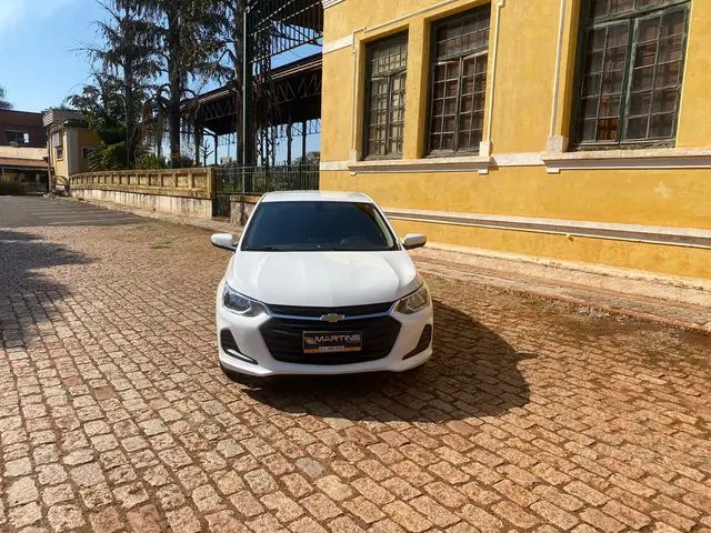 Carro Chevrolet Onix 2023 LT 1.0