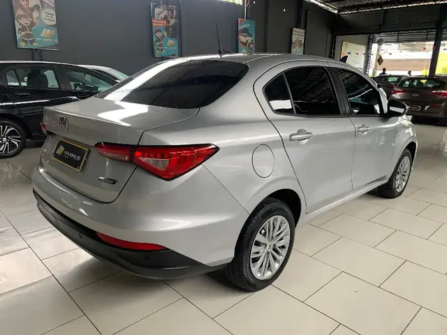 Carro Fiat Cronos 2024 Drive 1.3