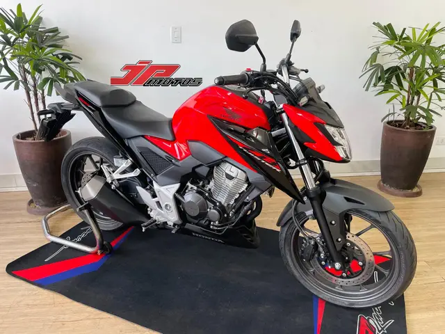 Moto Honda CB 300F Twister 2024 (CBS)