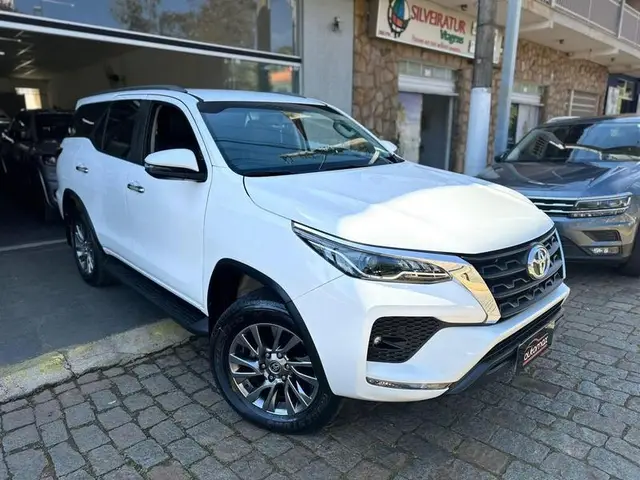 Carro Toyota Hilux Cabine Dupla 2021 SR 2.7 CD 4x2 (Flex) (Aut)