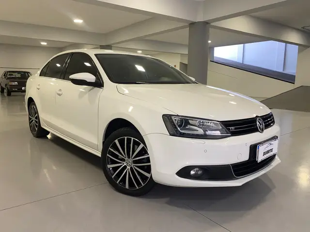 Carro Volkswagen Jetta 2013 2.0 TSI Highline DSG