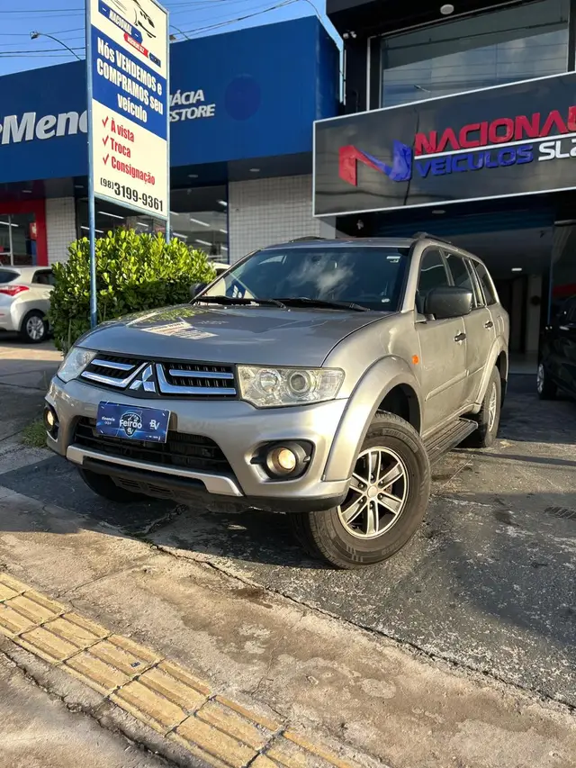 Carro Mitsubishi Pajero Dakar 2014 3.2 4WD (Aut)