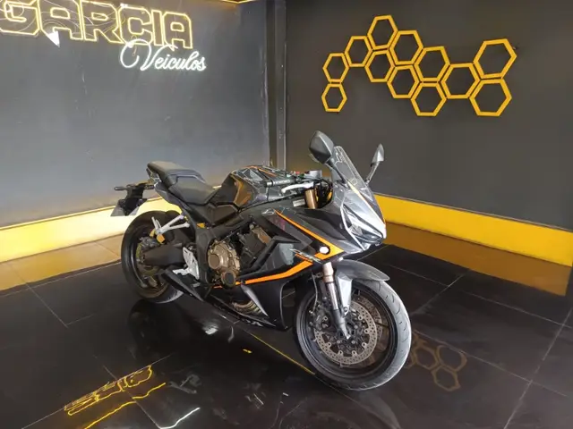 Moto Honda CB 650R 2023 (ABS)