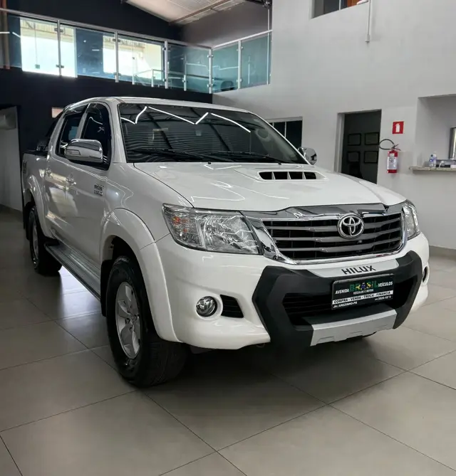 Carro Toyota Hilux Cabine Dupla 2015 Hilux 3.0 TDI 4x4 CD SRV (Aut)