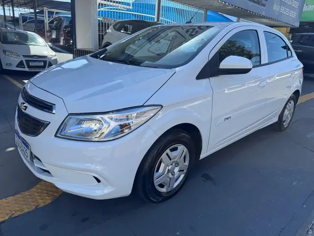 Carro Chevrolet Onix 2015 1.0 LT SPE/4
