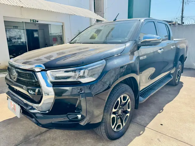 Carro Toyota Hilux Cabine Dupla 2022 SRX 2.8 TDI CD 4x4 (Aut)