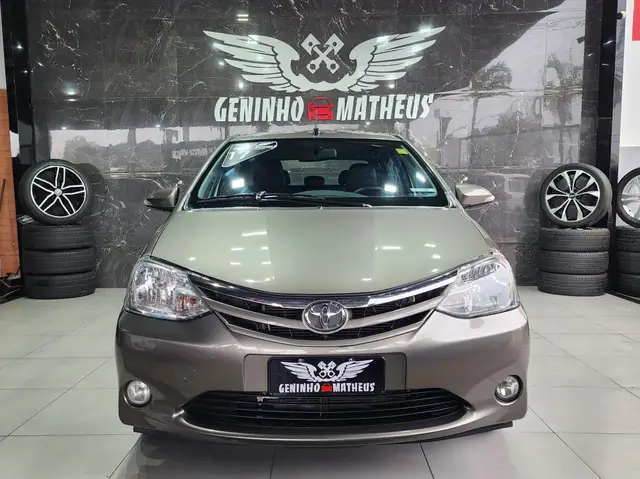 Carro Toyota Etios Sedan 2017 XLS 1.5 (Aut) (Flex)