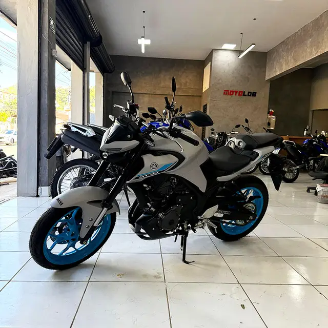 Moto Yamaha MT-03 2025 ABS