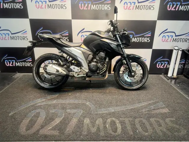 Moto Yamaha Fazer FZ25 2023 Pantera Negra