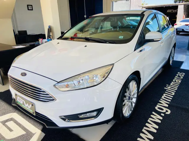 Carro Ford Focus Sedan 2017 SE 2.0 PowerShift