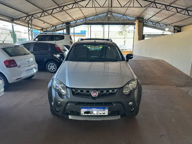 Carro Fiat Strada 2014 Adv.1.8 16V Dualogic Flex CD