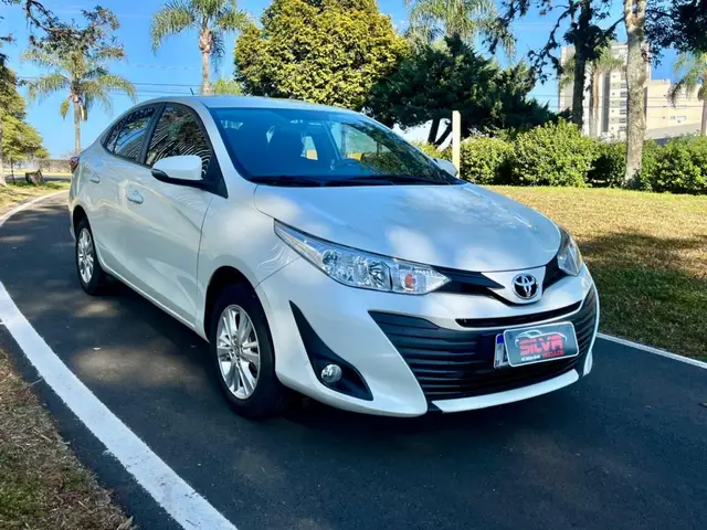 Carro Toyota Yaris Sedan 2019 1.5 XL (Flex)