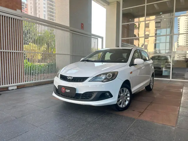 Carro CAOA Chery Celer 2015 Hatch 1.5 16V ACT (Flex)