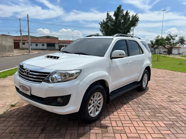 Carro Toyota SW4 2015 Hilux  3.0 TDI 4x4 SRV 5L