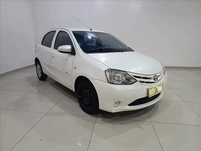 Carro Toyota Etios 2016 X 1.3 (Flex)