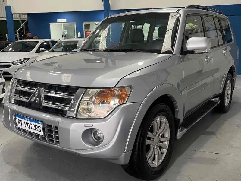 Mitsubishi Pajero Full 3.2 DI-D 5D HPE 4WD