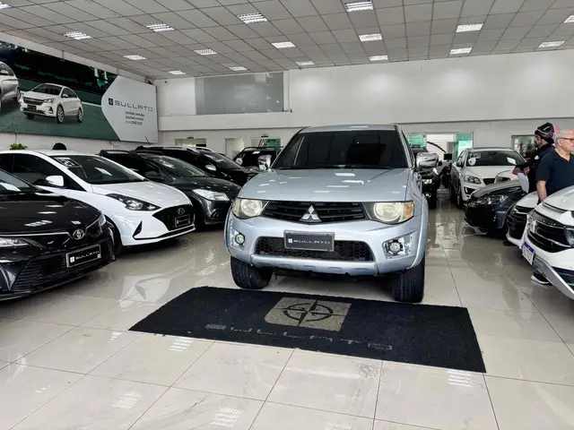 Carro Mitsubishi L200 Triton Sport 2013 3.2 Di-D 4x4 GL