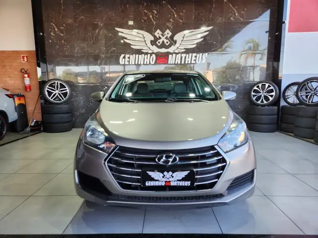 Carro Hyundai HB20S 2017 1.0 Comfort Plus (Flex)
