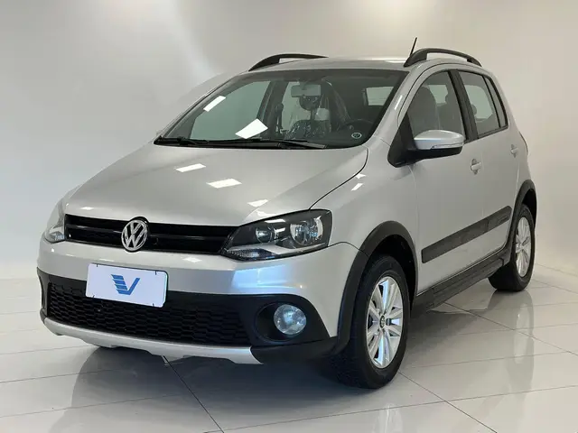Carro Volkswagen CrossFox 2014 I-Motion 1.6 VHT (Flex)