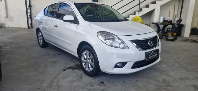 Carro Nissan Versa 2014 1.6 16V SL (Flex)