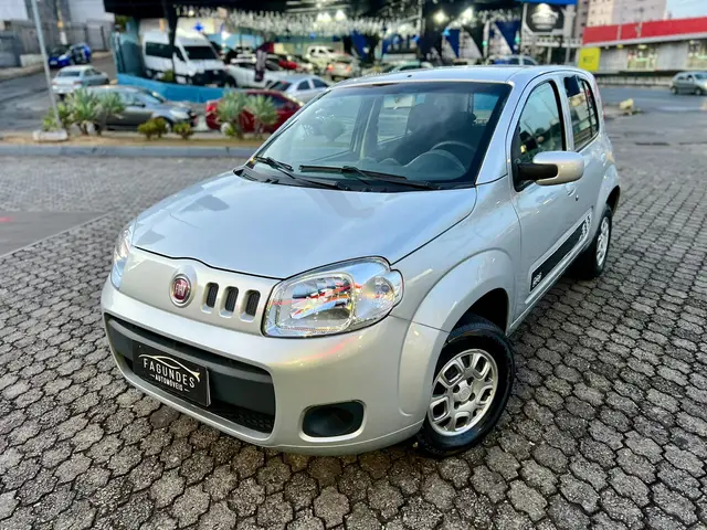 Carro Fiat Uno 2014 Vivace College 1.0 8V (Flex) 4p