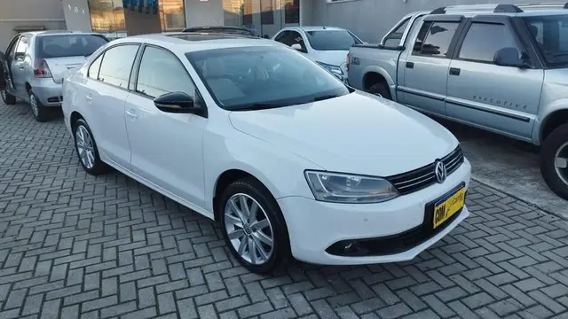 Carro Volkswagen Jetta 2014 2.0 Comfortline (Flex)
