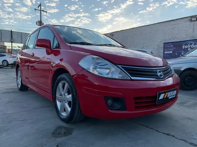 Carro Nissan Tiida 2013 SL 1.8 (flex) (aut)