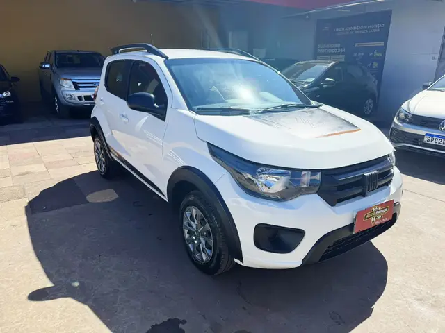 Carro Fiat Mobi 2024 Trekking 1.0
