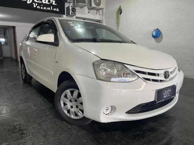 Carro Toyota Etios 2016 XS 1.5 (Flex)