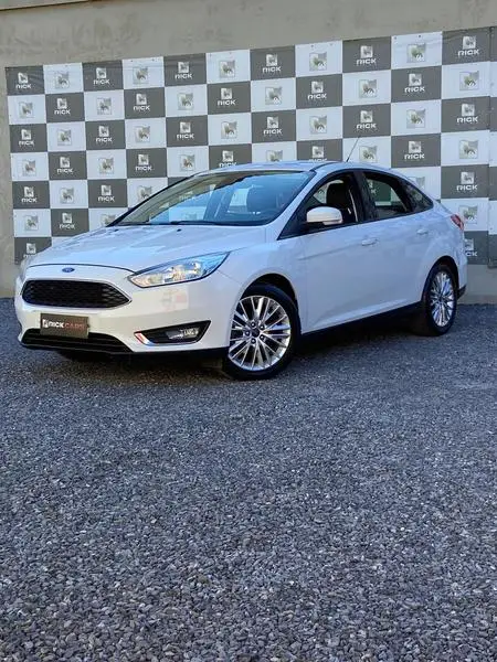 Carro Ford Focus Sedan 2016 SE Plus 2.0 PowerShift