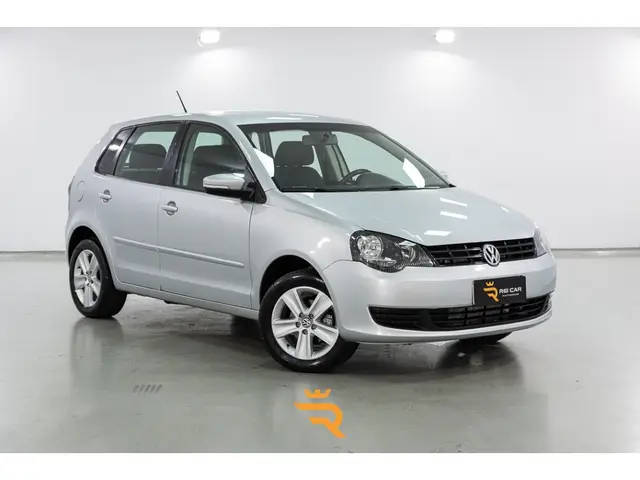 Carro Volkswagen Polo Sedan 2014 1.6 8V (Flex)