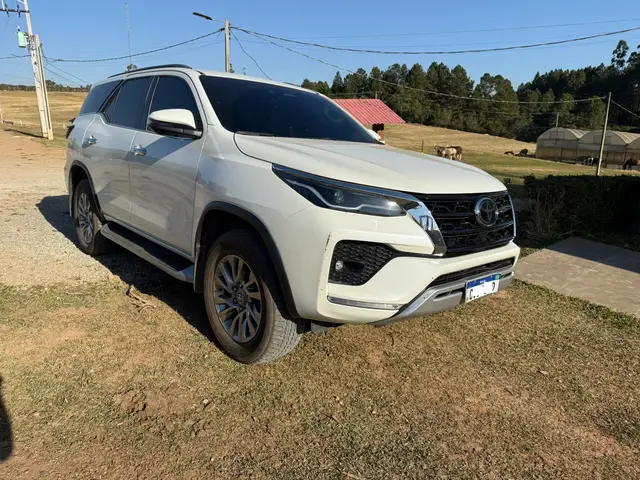 Carro Toyota SW4 2021 SRX 2.8 turbodiesel 7L 4x4 (Aut)