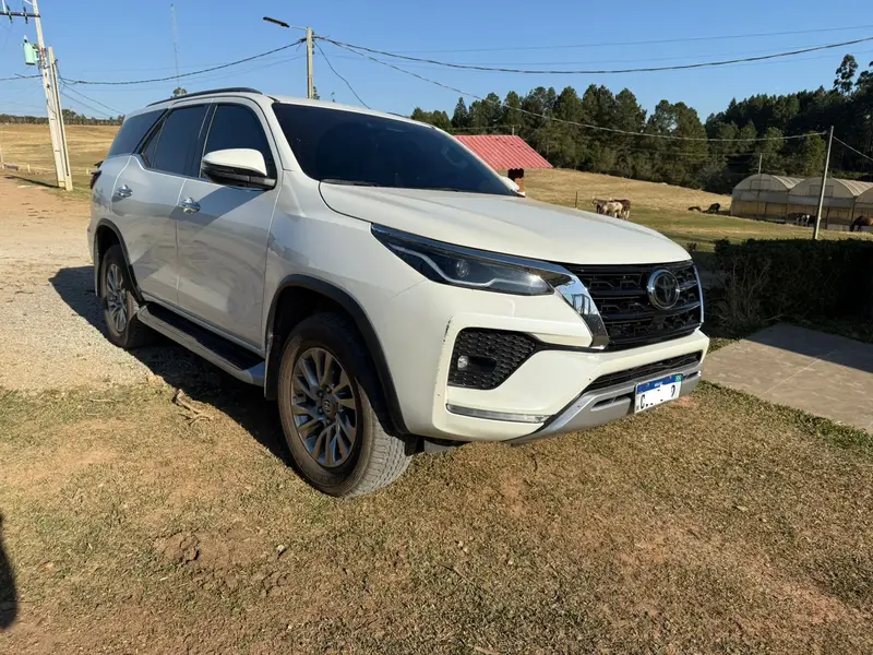 Toyota SW4 SRX 2.8 turbodiesel 7L 4x4 (Aut)
