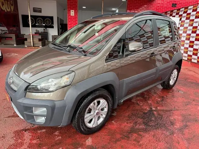 Carro Fiat Idea 2013 Adventure 1.8 16V E.TorQ (Flex)