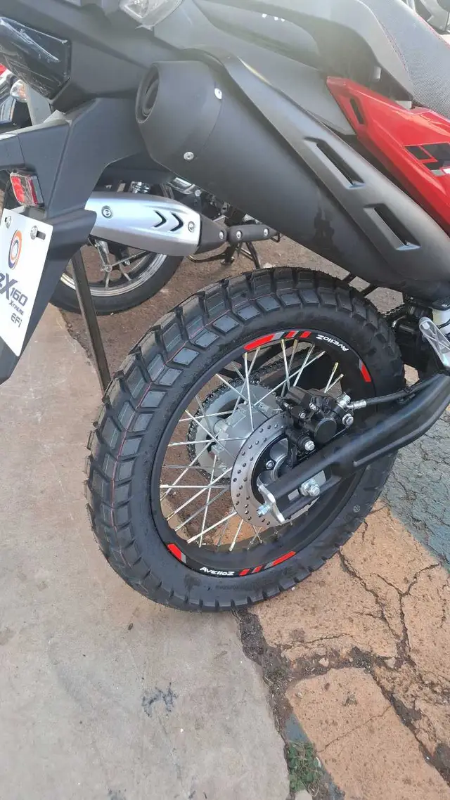 Moto Avelloz AZX 2025 160