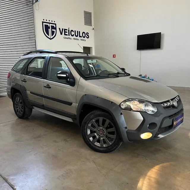 Carro Fiat Palio Weekend 2013 Adventure 1.8 16V Dualogic (Flex)