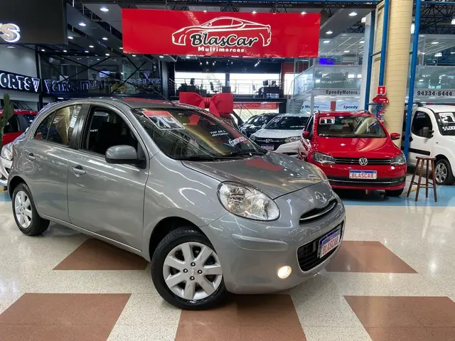 Carro Nissan March 2014 1.6 16V SV (Flex)
