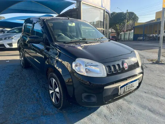 Carro Fiat Uno 2015 Vivace Italia 1.0 8V (Flex) 4p