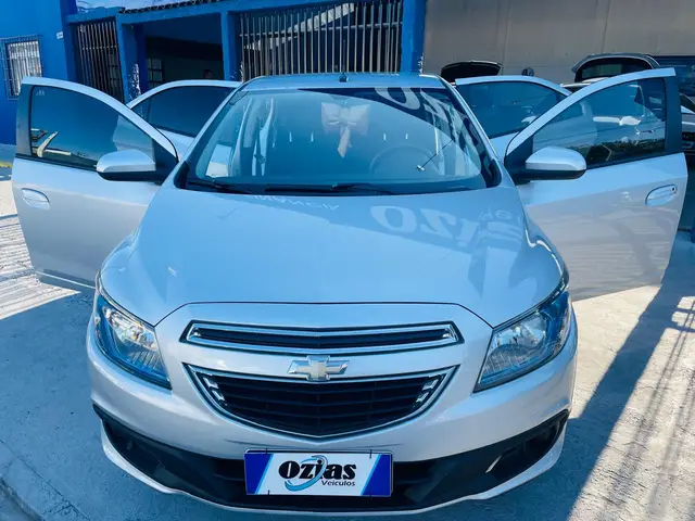Carro Chevrolet Onix 2014 1.4 LT SPE/4