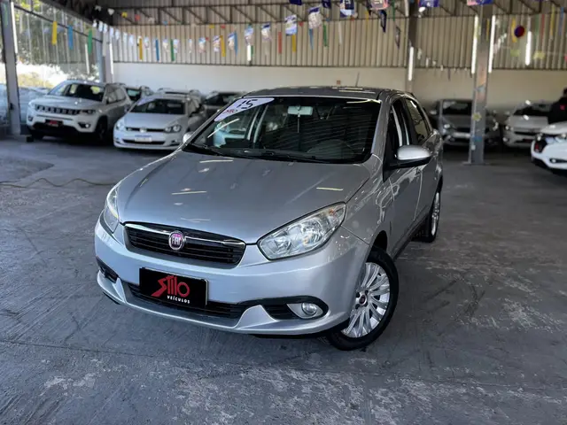 Carro Fiat Grand Siena 2015 Essence 1.6 16V Dualogic (Flex)